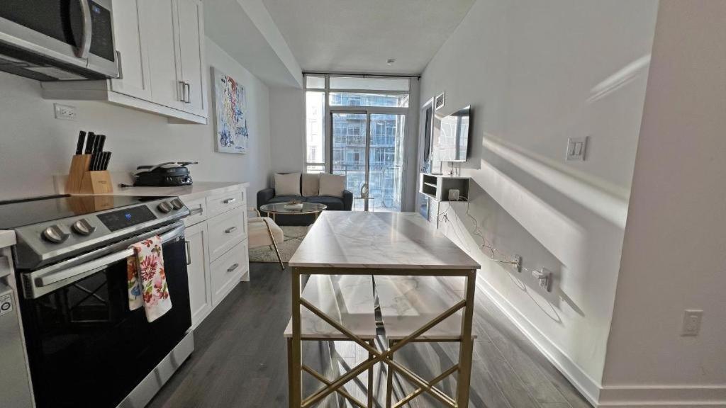 Cozy Condo In Downtown Toronto + Free Parking Eksteriør billede